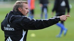 Metodă REVOLUȚIONARĂ‚ la Hamburg: "Dacă primim un gol din lovitură liberă, jucătorii vor trebui să plătească"