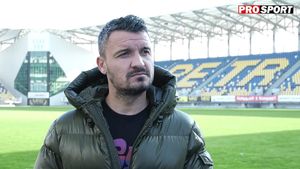 Atacăm preliminariile CE din 2024 cu Constantin Budescu? Ce șanse sunt ca mijlocașul să joace din nou la echipa națională: „Dacă fac asta, probabil că voi reveni” | VIDEO EXCLUSIV