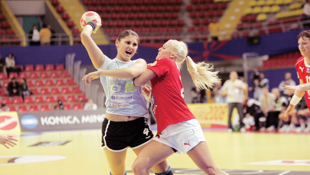 Zburăm cu trei pivoți la Mondiale