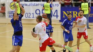 Debut la superlativ în handbalul masculin: Minaur - Dinamo. Titlul la fete se va dercerna sezonul următor, foarte probabil, tot în Baia Mare. Derby-ul feminin HCM - CSM, programat în ultima etapă 