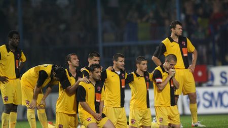 Becali: "Extraordinar! Nu credeam că o să sar vreodată în sus pentru Dinamo". Steaua are nevoie de o "minune ca la Liberec", dar roș-albaștrii nu mai cred în calificare. Doar 2 echipe în istoria fotbalului au revenit de la 0-3 acasă