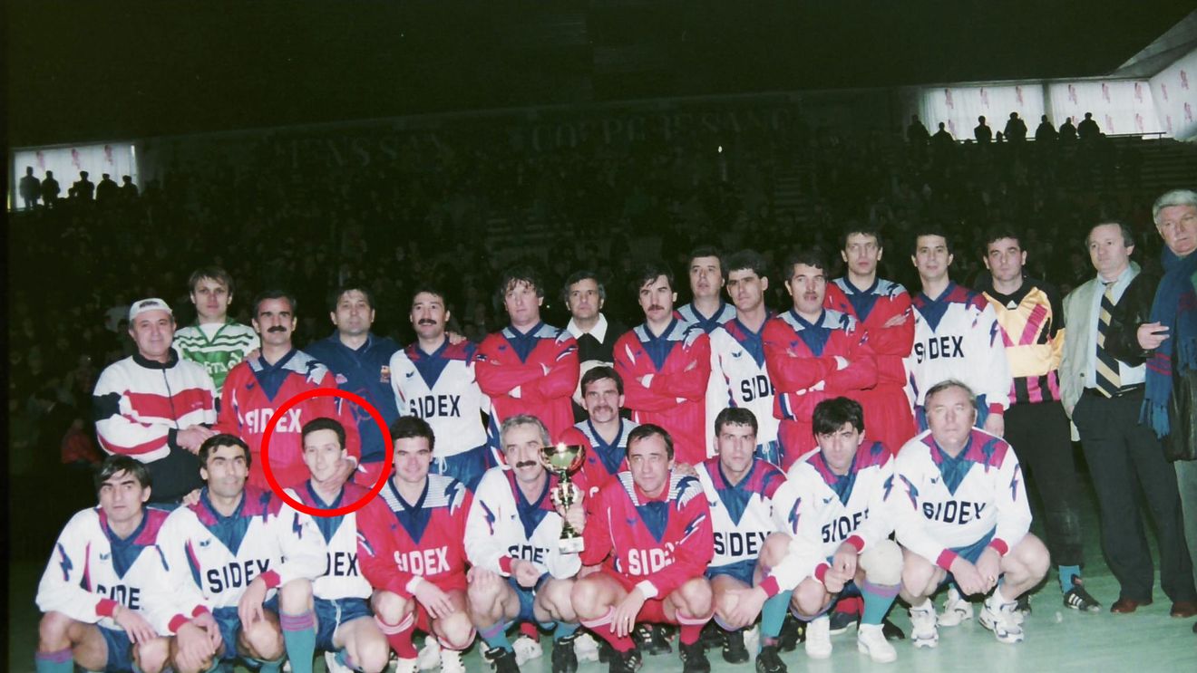 FOTO de COLECȚIE!** SENZAȚIE Cum s-a transformat MM din "Screech" în "cel mai bun manager din țară"! Câte personaje recunoști în poza asta?