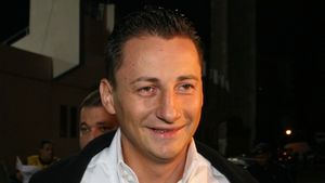 "Dragomir a pierdut controlul banilor negri din fotbal"