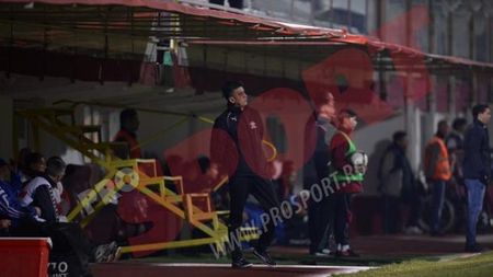 Antrenorul Rapidului, ironizat de o fostă legendă a giuleștenilor:** "Pe Rada, dacă îl pui magazionier, magazionier stă"