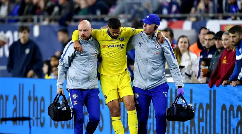 Un titular de la Chelsea s-a accidentat într-un meci caritabil și poate rata finala Europa League. VIDEO | A plecat în cârje de la stadion, după jocul contestat de Sarri