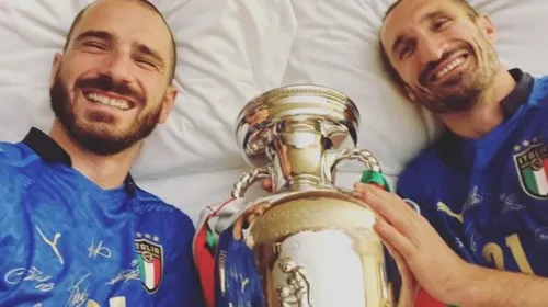 Cum s-au pozat Bonucci și Chiellini în pat. Cea mai frumoasă fotografie după finala <i class='ep-highlight'>Euro</i> <i class='ep-highlight'>2020</i>