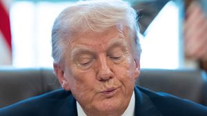 Donald Trump a reacționat imediat după ce a aflat că Tiger Woods s-a răsturnat cu mașina. Cum l-a numit președintele SUA