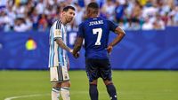 Lionel Messi, reacție savuroasă după ce jucătorii Capului Verde au făcut coadă pentru poze cu el: „Pe teren m-au cotonogit”