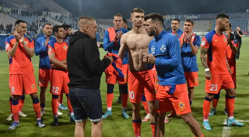 Galeria FCSB-ului i-a dezbrăcat pe fotbaliști după meci! Gheorghe Mustață a fost în centrul acțiunii