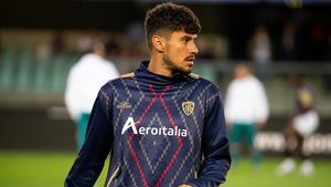 Transferul lui Cagliari nu i-a priit lui Florinel Coman. A revenit în România cu soția Ioana