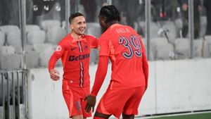 Nu se lasă salvat de la FCSB! Atacantul a refuzat ofertele din Superliga chiar dacă Gigi Becali îl ține prin tribune ca pe Luțu