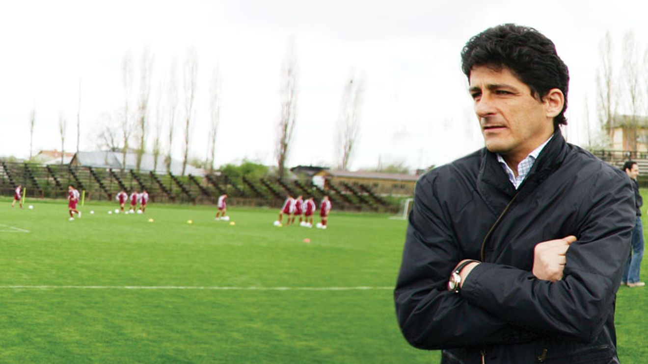 Belodedici: „România, la pâmânt!"