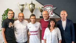 Cătălin Cîrjan, prezentat oficial la Rapid! Prima reacție a fotbalistului de la Arsenal: „Dacă depindea de mine aș fi semnat din prima clipă! Mă gândesc la titlu!”