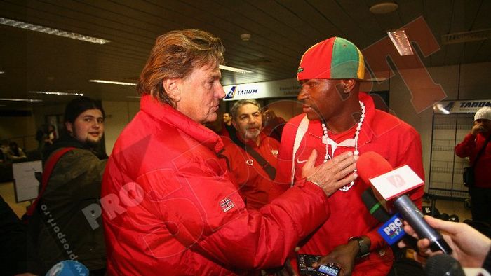 FOTO** "Întâlnire-șoc" pe aeroport! Ousmane N'Doye l-a cunoscut pe 'Mărgelatu'