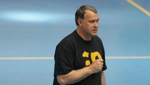 "Mi-am rupt mâinile și picioarele pentru Steaua, iar ei trimit bodyguarzii după mine"