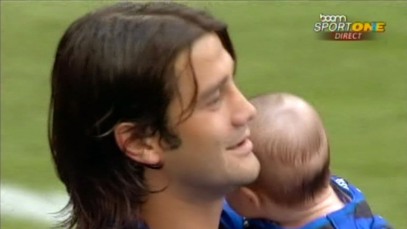 VIDEO/ Chivu, medaliat alături de fiica sa Natalia