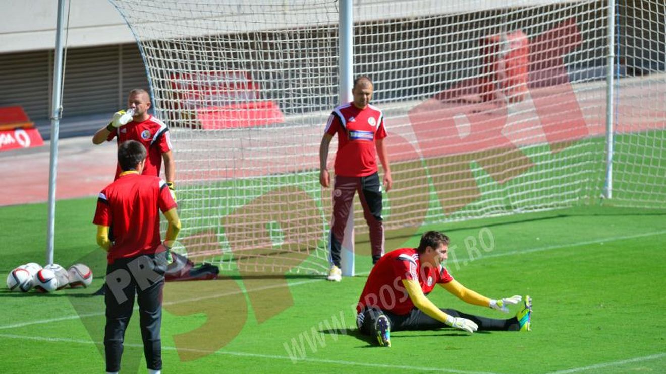 Probleme mari înainte de Irlanda de Nord. Selecționerul caută soluții în Liga I