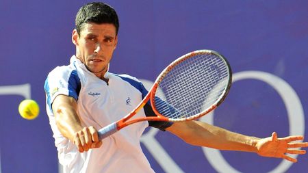 Hănescu în optimi la New Haven