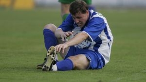 "Bâlbă are mașini de lux și gâfâie pe teren! De aici înainte voi ajuta doar cu șuturi!"