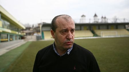 Cât valorează sănătatea unui fotbalist în Liga 1. Interviu-dovadă cu primarul din Chiajna: "Nu e de la iarba artificială. Acum venim cu studii, cu Ebola și chestii!?"