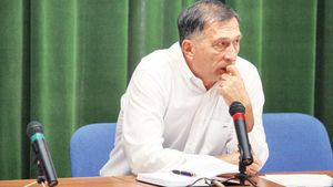 EXCLUSIV** Se strânge lațul pentru șeful CCA! Ultimul dintre granzi își retrage 'sprijinul'! 14 cluburi din Liga I îl vor plecat pe Crăciunescu