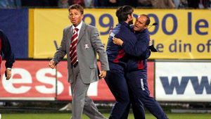 De ce s-a ales praful de mandatul ca antrenor al lui Dan Petrescu la Rapid Bucureşti. Unul dintre fotbaliştii preferați ai „Bursucului” a dezvăluit ce s-a întâmplat cu fotbaliştii din Giuleşti