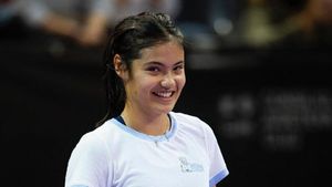 Emma Răducanu e de-a noastră: îi plac sarmalele și papanașii. Cum a trăit noua senzație din tenis primul meci jucat în România