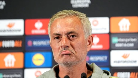 Jose Mourinho i-a trimis un mesaj soției unui fotbalist român: 'N-ai cum să-l refuzi'. Ce i-a spus