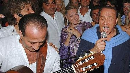 VIDEO** Berlusconi, așa cum nu l-ați mai văzut! A lansat un album muzical cu balade "elegante și rafinate"