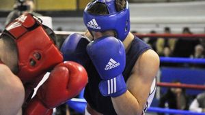 Viciere de rezultat la Naționalele de box pentru tineret. A luptat 55 de secunde, s-a accidentat, dar a fost declarat învingător la puncte
