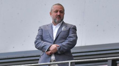 Cum i-a pedepsit Mihai Rotaru pe jucătorii Universității Craiova imediat după eșecul cu Farul! La ce a recurs patronul oltenilor și promisiunea făcută înaintea partidei | EXCLUSIV