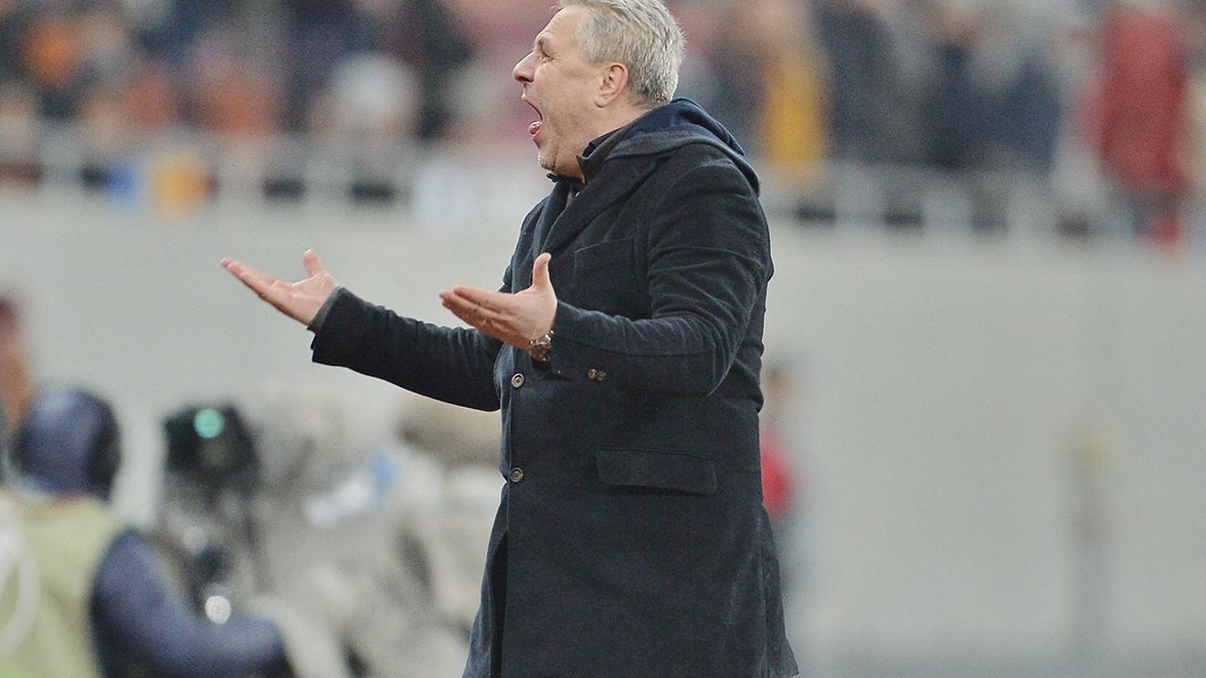 Șumi și o soluție incredibilă pentru a SCĂ‚PA de Astra. "Le dau următoarea idee..." Cum îi învață pe șefii echipei cu care a luat titlul să îl "dea afară"