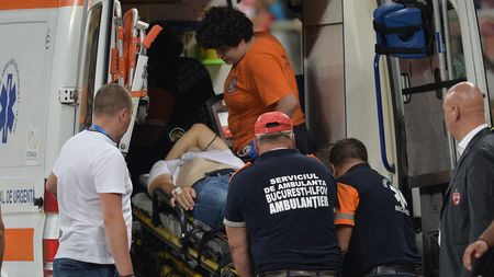 Momente dramatice în Dinamo - Craiova: Eugen Neagoe a suferit un stop cardio-respirator. VIDEO | Antrenorul a fost urcat în ambulanță și trimis la Spitalul Floreasca. EXCLUSIV | Prima reacție oficială