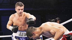 Victorie pentru Jo Jo Dan!** Românul l-a învins la puncte pe Forbes