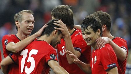 Ei pot!** Noi de ce nu?