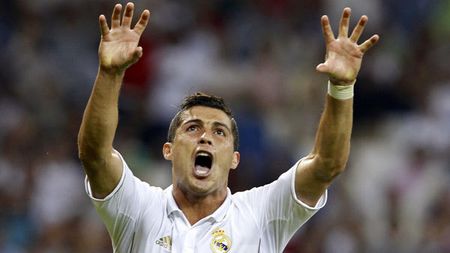 Ă‚sta ar fi cel mai SCUMP transfer din istoria fotbalului! Anzhi îl vrea pe Ronaldo! Cristiano: "N-ar fi o surpriză să ajung în Rusia"