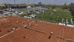 Sportul în „Săptămâna altfel". Ministrul Gabi Szabo a dat tonul pe stadionul „Arcul de Triumf". Petrache, Belodedici și Doroftei au intrat în cursă