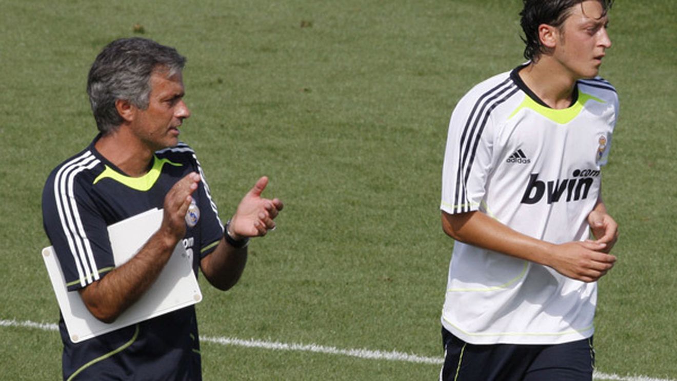 Ozil, în primul "11" pe care Mourinho îl va folosi în noul sezon! **Vezi ce surprize a mai pregătit portughezul