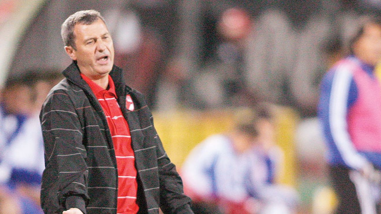 "Eu n-am rezerve, am fotbaliști!"**