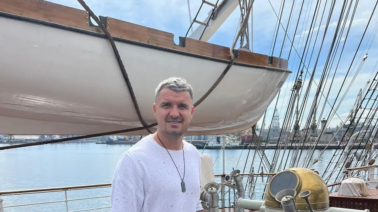 Ce s-a ales de Constantin Budescu, după ce nici măcar Gică Hagi nu a putut să îi salveze cariera de fotbalist! „Regele” l-a dat afară de la Farul Constanța fără remușcări, iar acum „Sărmăluță” face asta