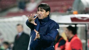 Pițurcă: "MM îl va lucra pe Cîrțu!"** Vezi cum îl ironizează pe manager