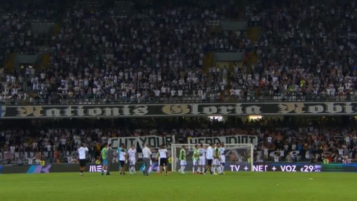 "Taie-ți capul, idiotule" Fanii Vitoriei Guimaraes s-au "răzbunat" pe Becali! Patronul FCSB a reacționat: "Nu mă așteptam că o să ajungă la ei" | FOTO
