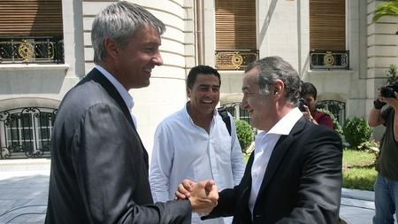 Becali îi răspunde lui Bergodi: "Să știe și el că eu am inventat teorema lui Pitagora!:) Să spună ce tâmpenii vrea, cine îl crede?"