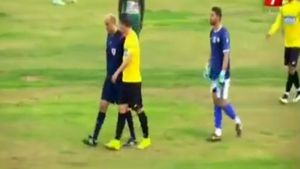 VIDEO | L-au înjurat până a început să plângă. Situația incredibilă în care a fost pus un arbitru, chiar de Crăciun