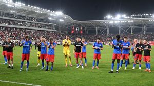 Fostul mare atacant lansează un semnal de alarmă pentru orice antrenor care vrea să vină la FCSB. „Slujeşti împărăţia, stăpânul. Toată lumea zice «sărut mâna» şi cu asta basta”