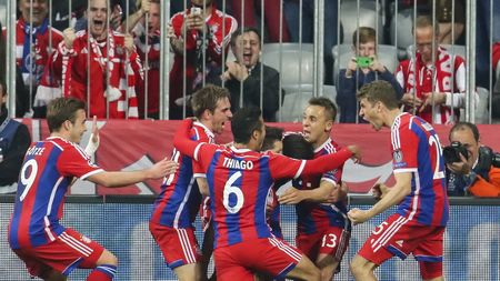 Guardiola a câștigat în 7 ani de carieră tot atâtea trofee cât a luat Van Gaal în 24 de ani. Lecție de fair-play! Ce au postat pe Twitter cei de la Borussia Dortmund, după ce Bayern a reușit să ia un nou titlu