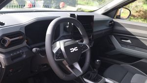 Presa din Ungaria a reacționat după ce a văzut în România că vânzările Dacia s-au prăbușit: „Ce se întâmplă în țara vecină e teribil”
