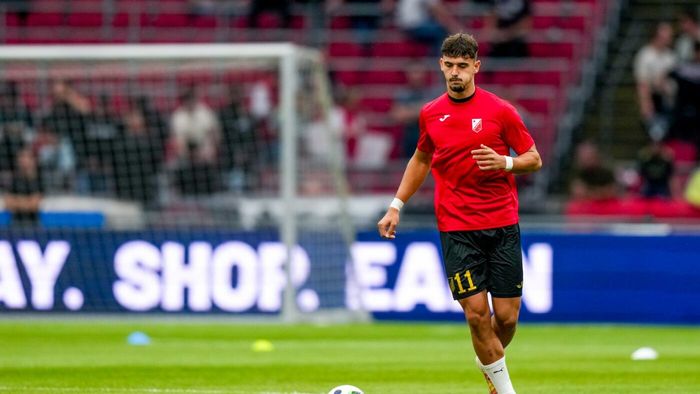 „Tancul Serbiei” e pe lista de transferuri a celor de la Rapid București! Giuleștenii au mai adăugat un nume pentru a-l înlocui pe Albion Rrahmani: oamenii lui Dan Șucu vor să-l cumpere pe Mihailo Ivanovic, un atacant de 19 ani de la Vojvodina Novi Sad! EXCLUSIV