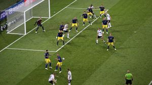 Germania respiră și grație cuvintelor lui Reus. Ce i-a spus vedeta Borussiei lui Kroos, înaintea golului de generic: "Uită-te la ei!"