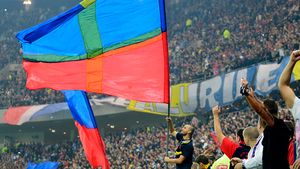 Suporterii Stelei ies în stradă, în 35 de județe! "Nu ținem nici cu CSA, nici cu FCSB. Ne dorim să nu moară fotbalul românesc". Anunțul făcut azi